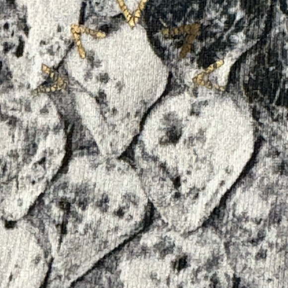 Varley High Waist Chic White and Gray Snake Print Fabric Leggings. Size M - Picture 9 of 13